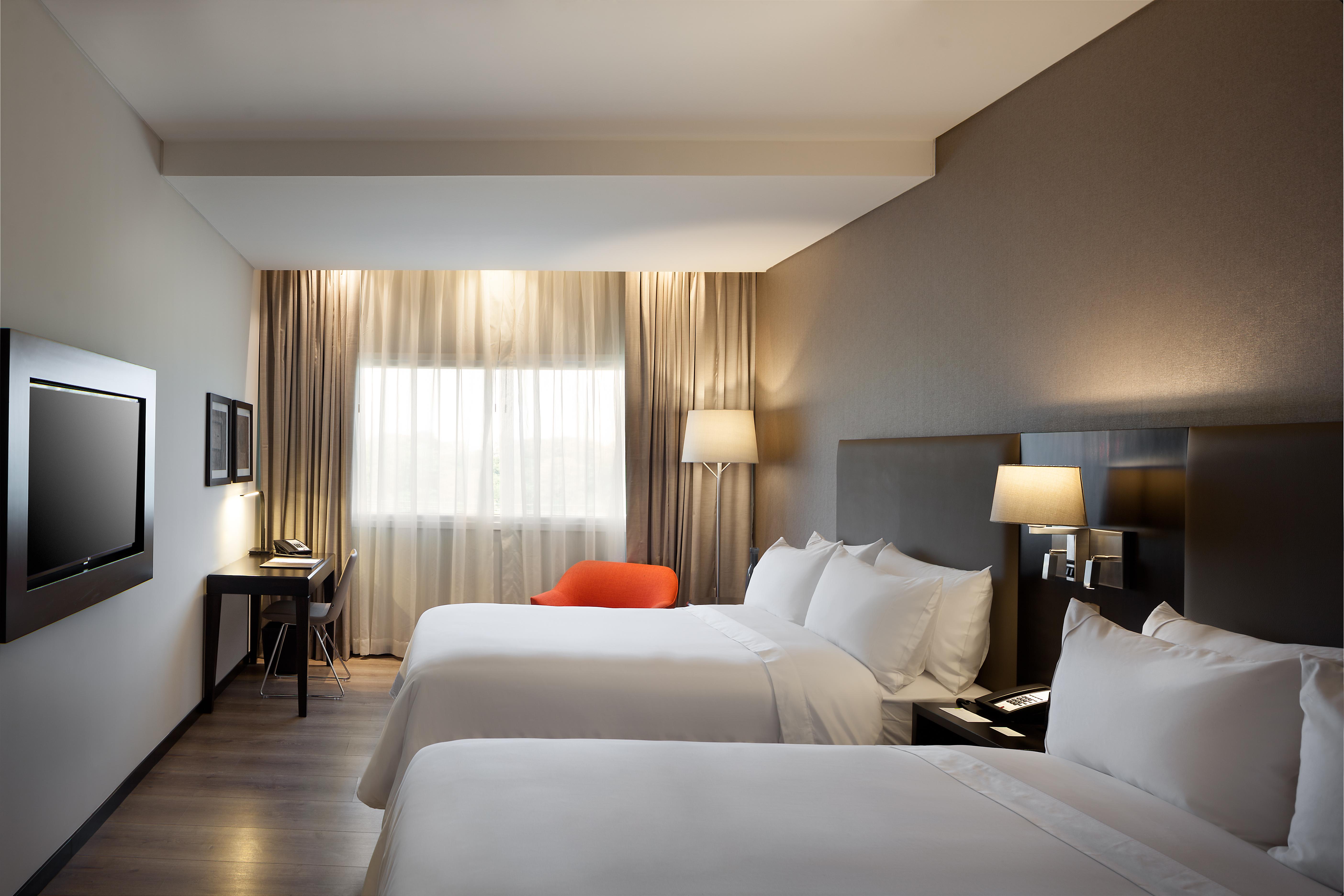 Radisson Hotel Santa Cruz ซานตาครูซเดอลาเซียร์รา ภายนอก รูปภาพ