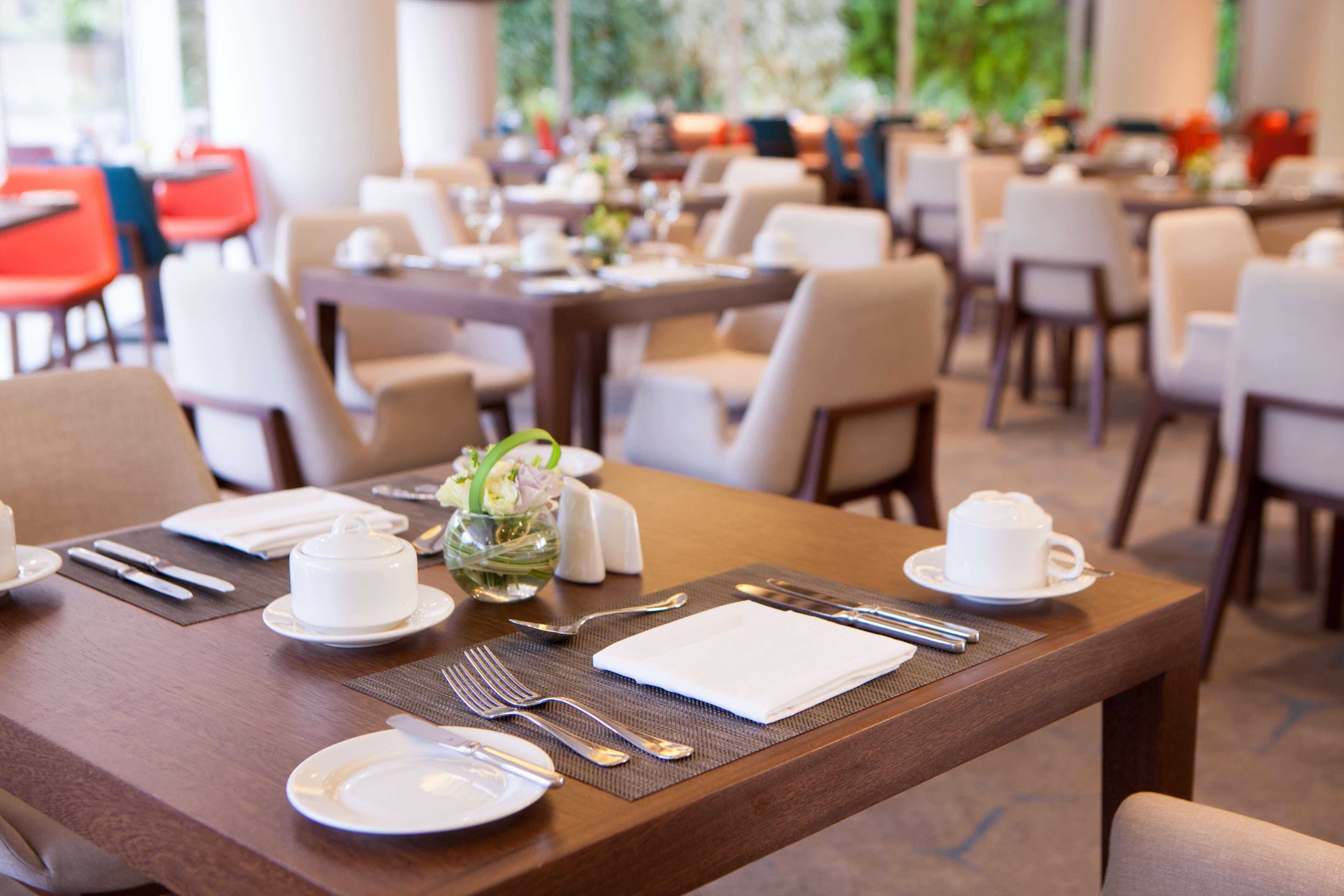 Radisson Hotel Santa Cruz ซานตาครูซเดอลาเซียร์รา ภายนอก รูปภาพ