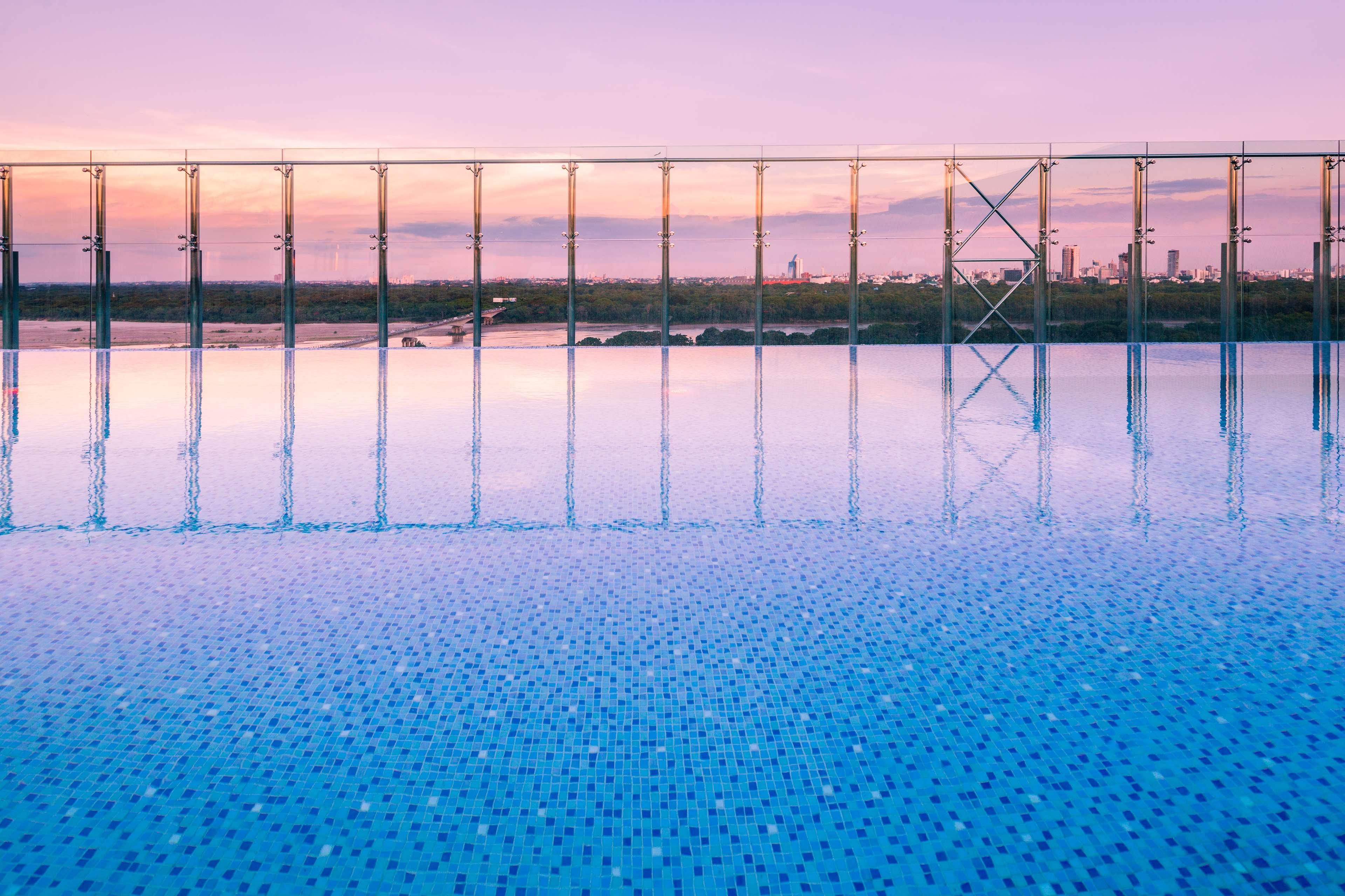 Radisson Hotel Santa Cruz ซานตาครูซเดอลาเซียร์รา ภายนอก รูปภาพ