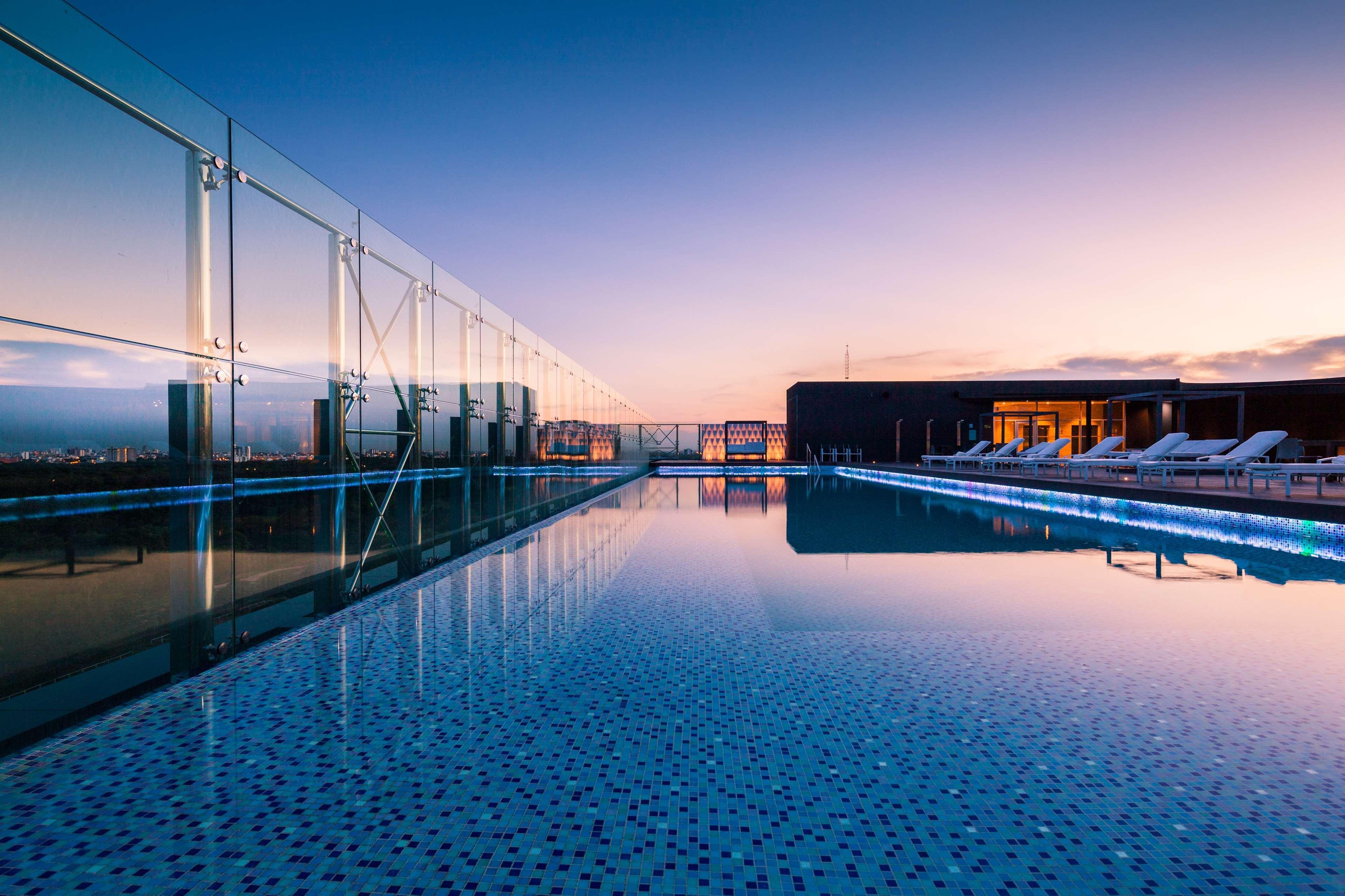 Radisson Hotel Santa Cruz ซานตาครูซเดอลาเซียร์รา ภายนอก รูปภาพ