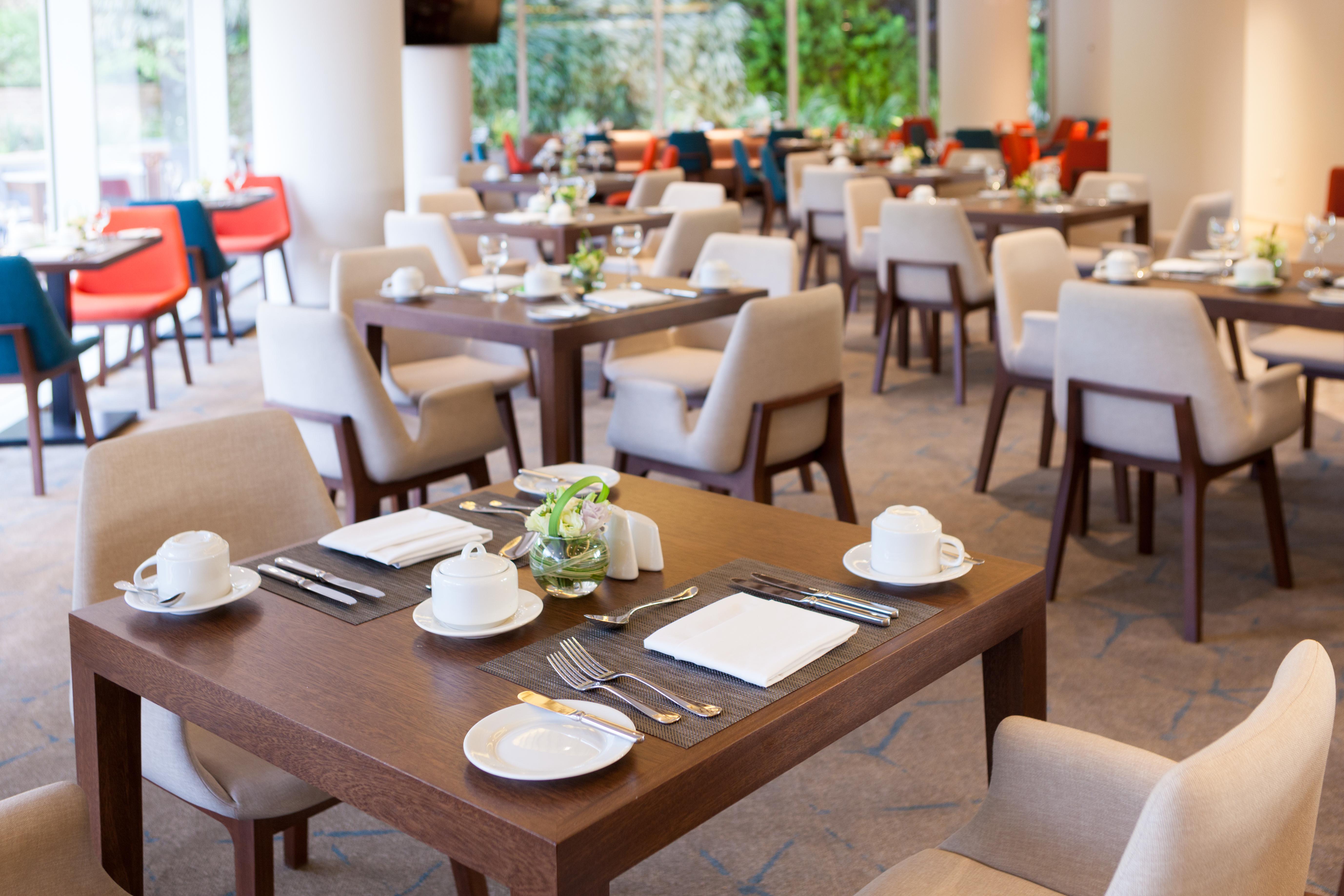 Radisson Hotel Santa Cruz ซานตาครูซเดอลาเซียร์รา ภายนอก รูปภาพ