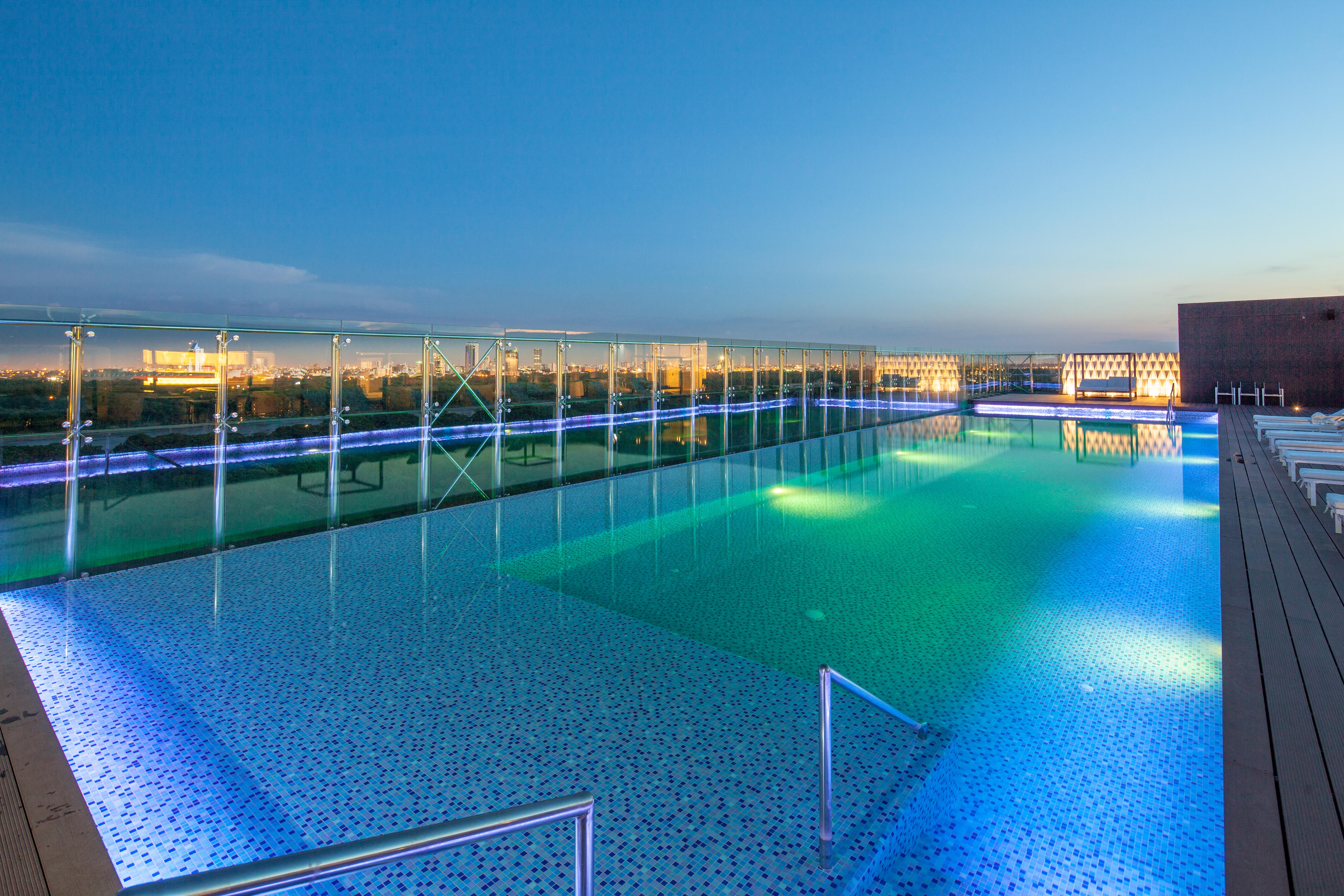Radisson Hotel Santa Cruz ซานตาครูซเดอลาเซียร์รา ภายนอก รูปภาพ